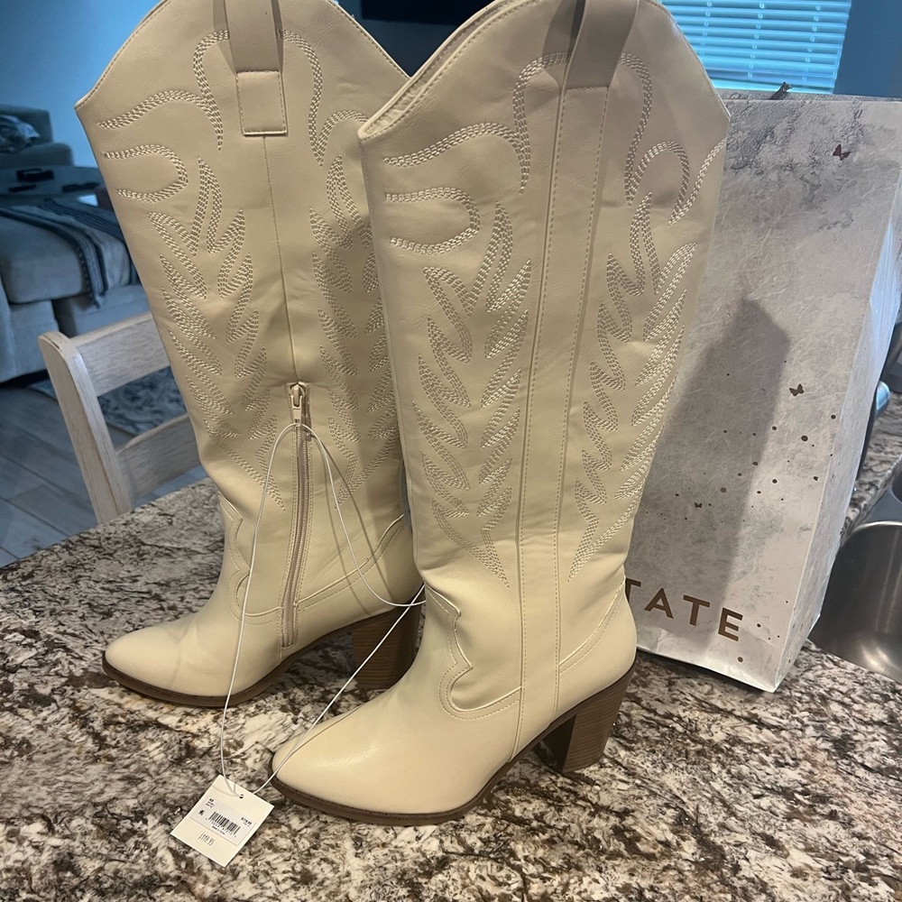 NWT boots